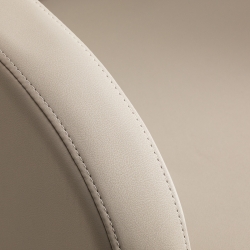 Fotel fryzjerski Gabbiano Elda beżowy z czarną podstawą